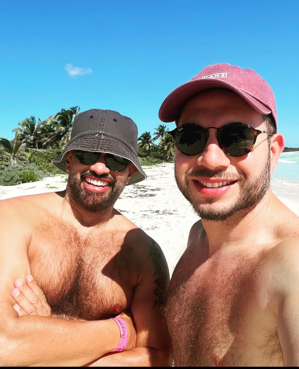 Randall Salazar y pareja