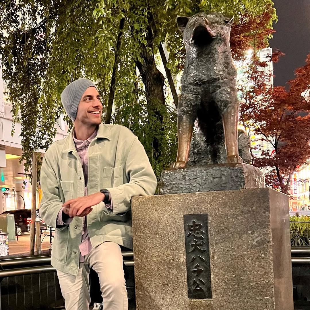 César Echevarría está que no se la cree.