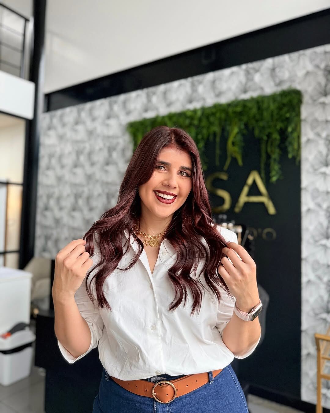 Imitadora Katherinne González sorprendió con su drástico cambio de look.
