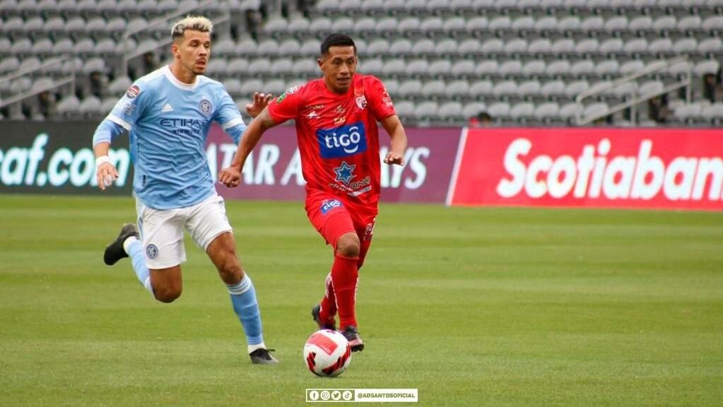 El Santos de Guápiles se despidió de la Liga de Campeones de Concacaf con una goleada 4-0. Prensa Santos.