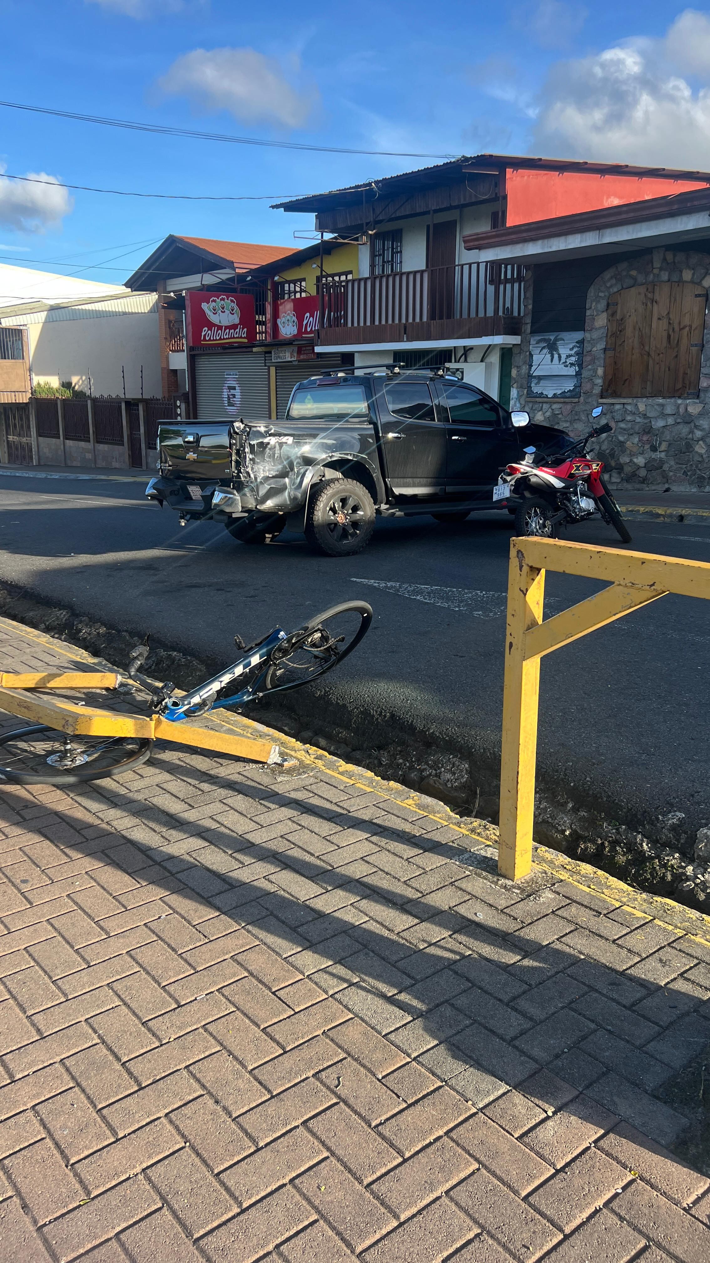 Juan Pablo Quirós Barquero, fue embestido por un carro debido a una imprudencia de un conductor. Foto cortesía Yohan Coto.