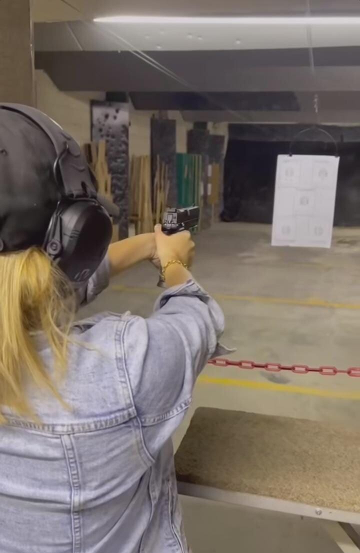 Mary Escalante ha estado practicando mucho por si un día necesita defenderse