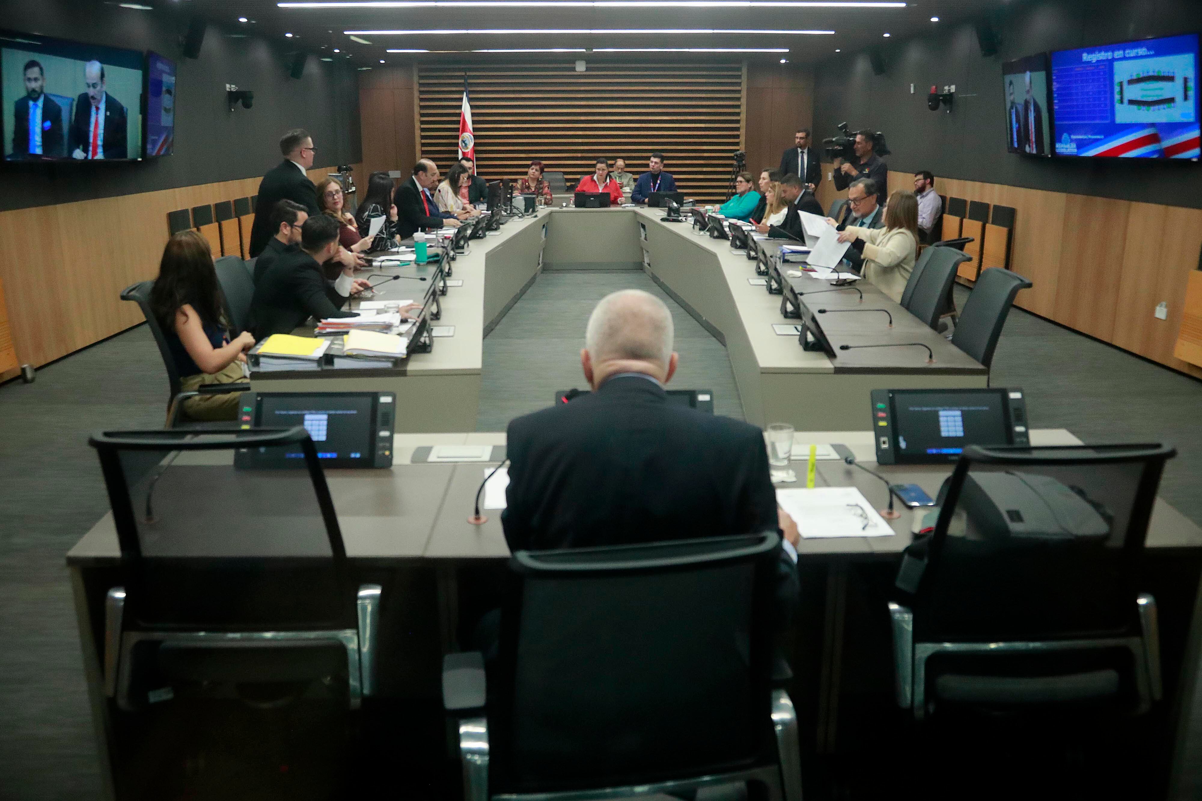 11/12/2023      Asamblea Legislativa. Alberto Franco, exrepresentante de Costa Rica ante el BCIE, comparece ante Comisión del Sinart.