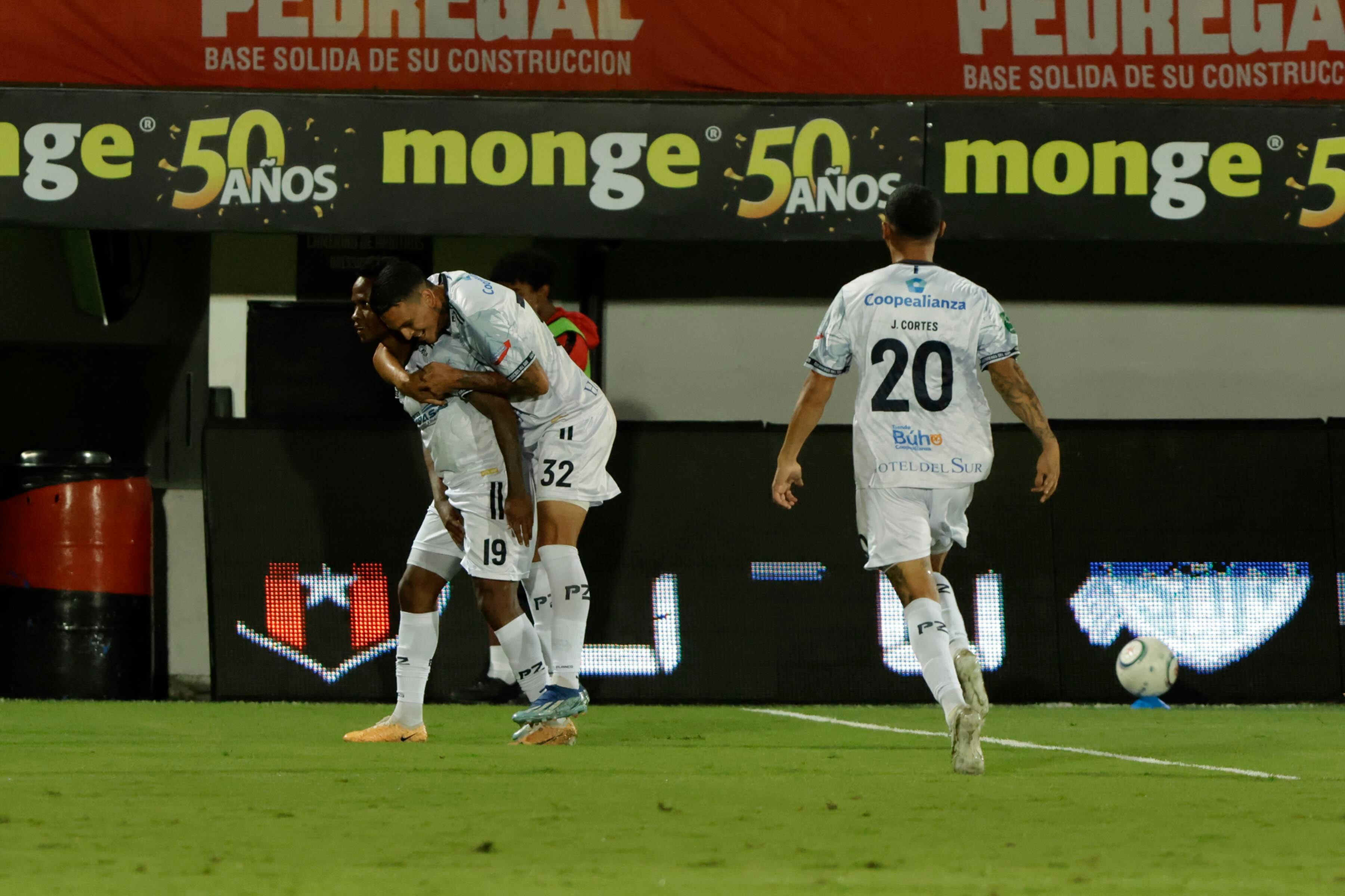 20/02/2024. Estadio Alejandro Morera Soto, Alajuela. Hora: 08:00 p.m. Partido de la Jornada 6 del Torneo de Clausura 2024 disputado entre la Liga Deportiva Alajuelense (LDA) y Municipal Pérez Zeledón en el Estadio Alejandro Morera Soto, Alajuela.  Fotos: Mayela López