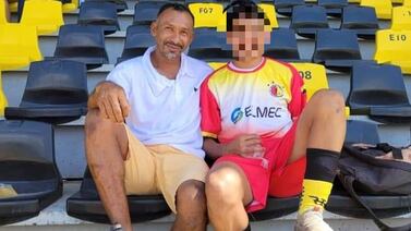 Entrenador de equipo de fútbol lucha por su vida por desalmados que le dispararon tras partido