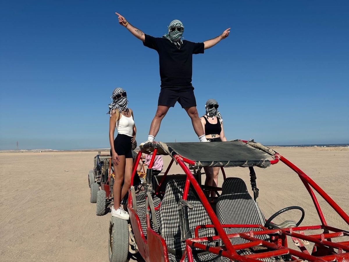 Lleyton Julian lleva los últimos dos años de su vida viajando como parte de su trabajo.