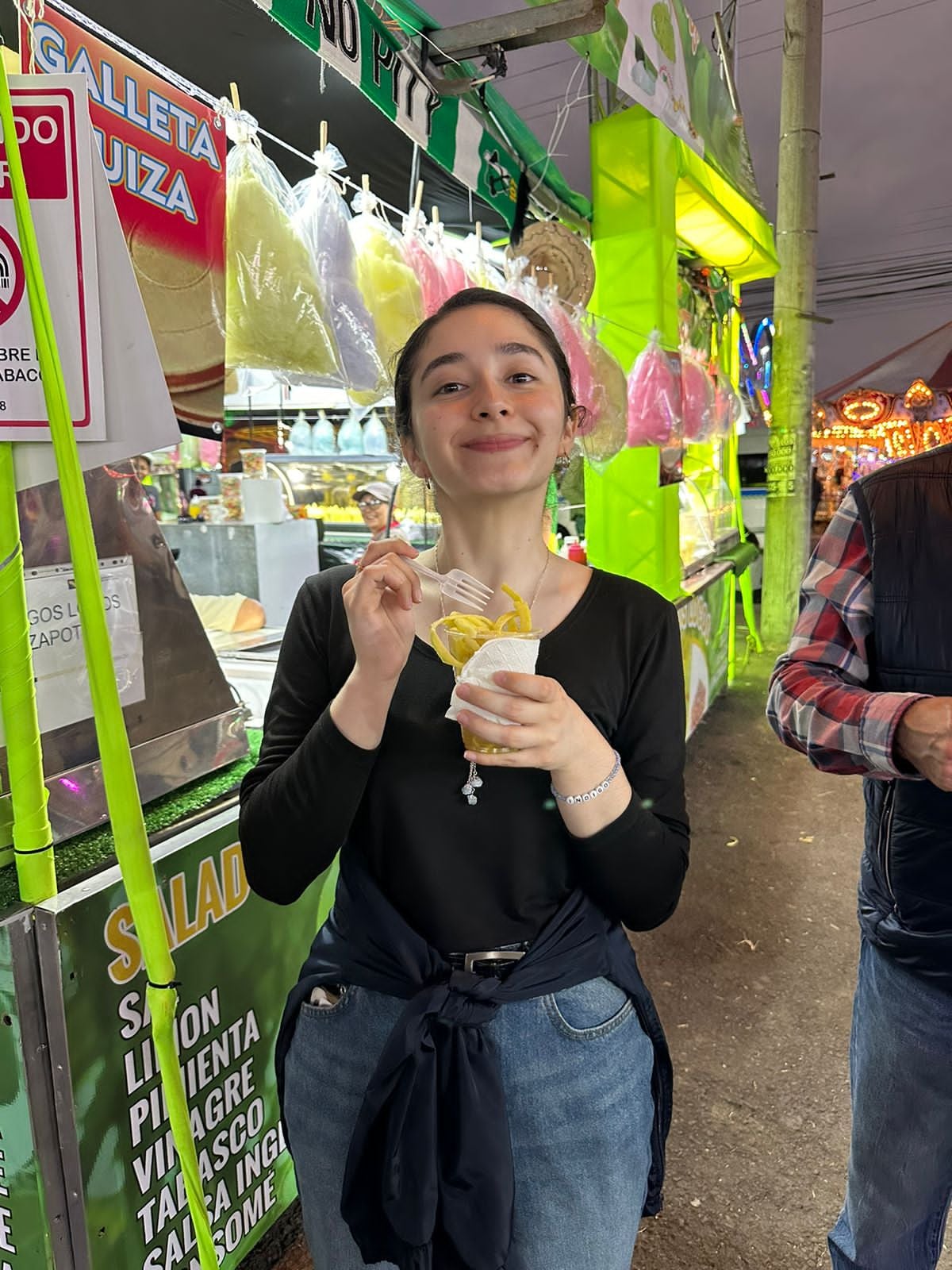 Aunque está en Londres, Inglaterra, a 8.700 kilómetros de Costa Rica, el corazón de Sophia Roldán Soto palpita con el sabor de los cafetales de la Zona de los Santos y el amor a la democracia costarricense.