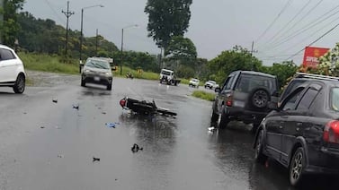 Carretera mojada y peligrosa: identifican a motociclista fallecido en choque en la Interamericana Sur