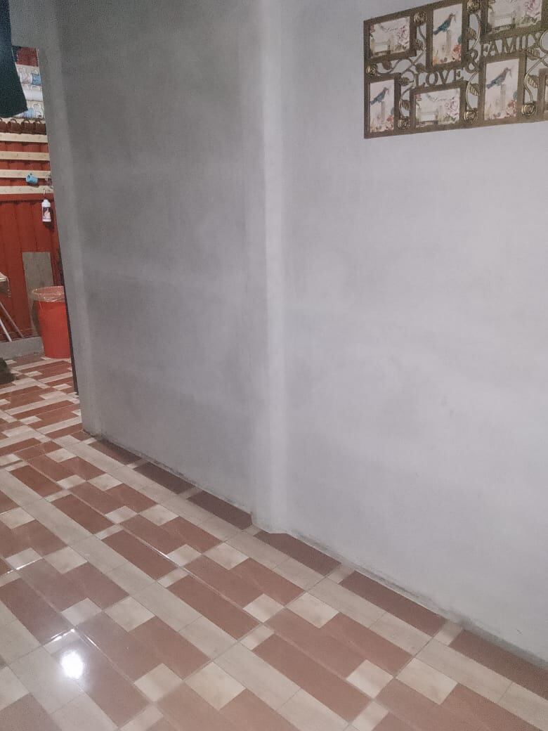 En cuestión de mes y medio Rudy Oyes Molina se enfermó de covid, perdió su casa en un incendio y la que estaba alquilando se le inundó. Foto Rudy Oyes.