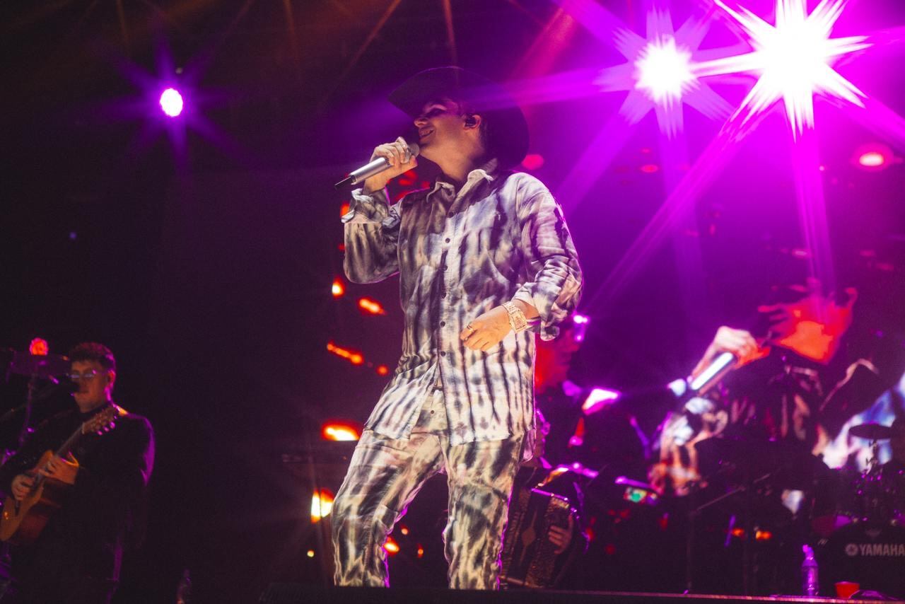 Pipe Bueno y Grupo Bronco