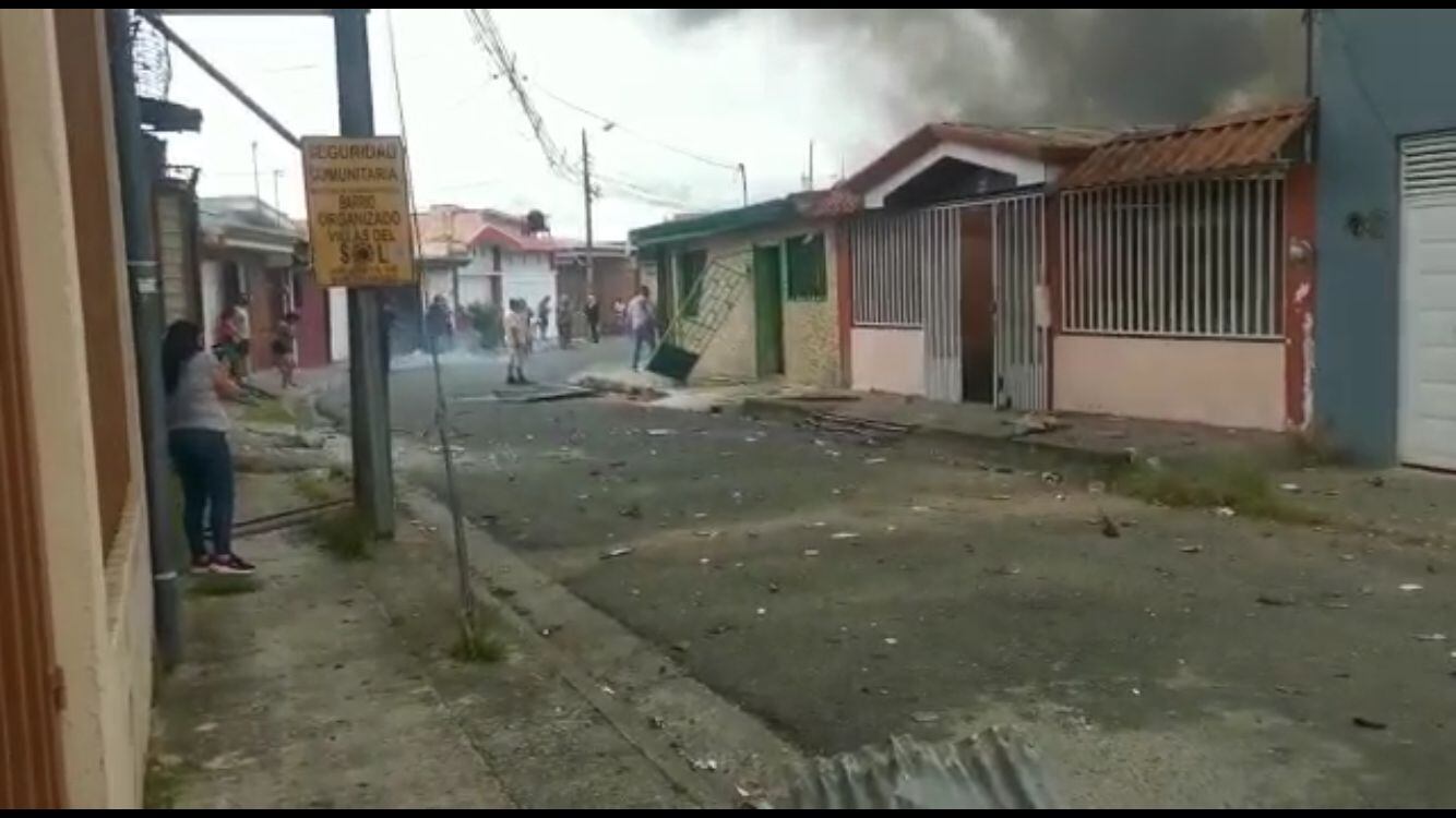 Un muerto y tres heridos graves por explosión en fábrica ilegal de pólvora. Foto cortesía.