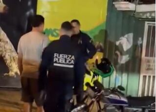 Investigan a policías por supuesta conducta irregular en Santa Ana. Captura de video.