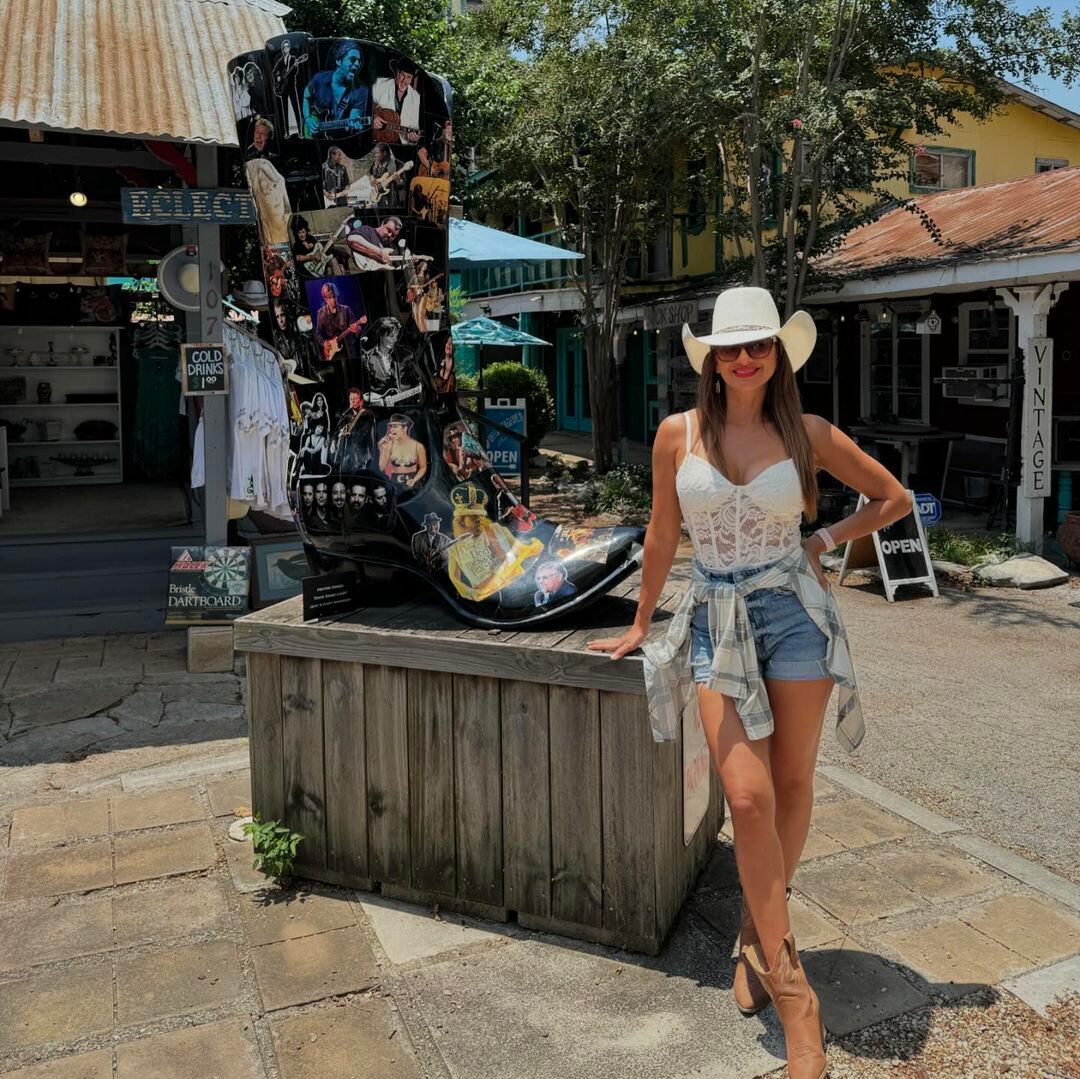 Johanna García, modelo y exreina de belleza-