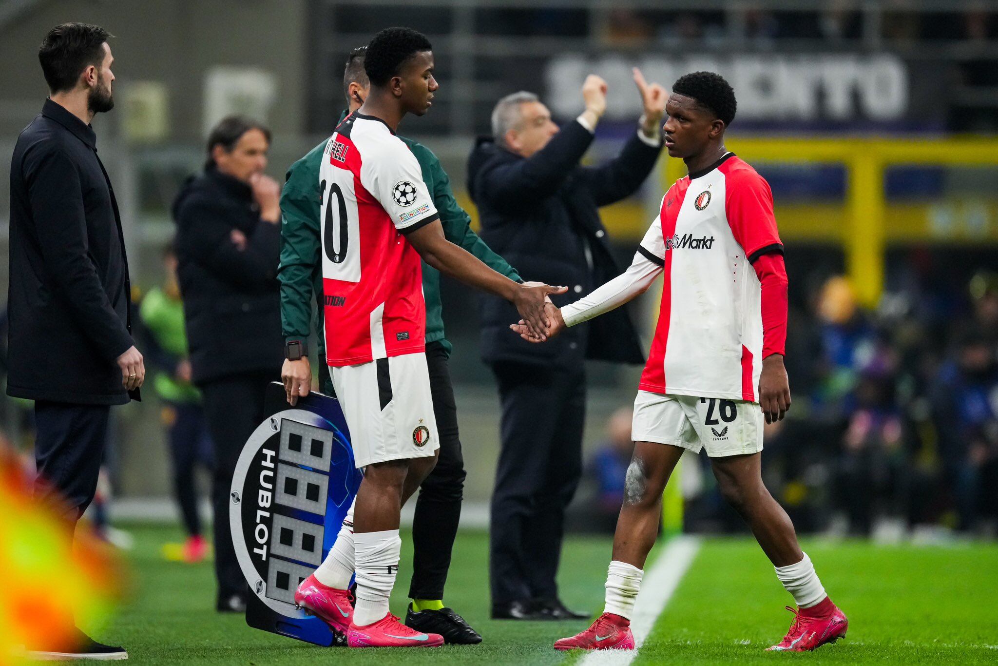 Jeyland Mitchell acabó su primer año en la Champions League con el Feyenoord de Países Bajos.
