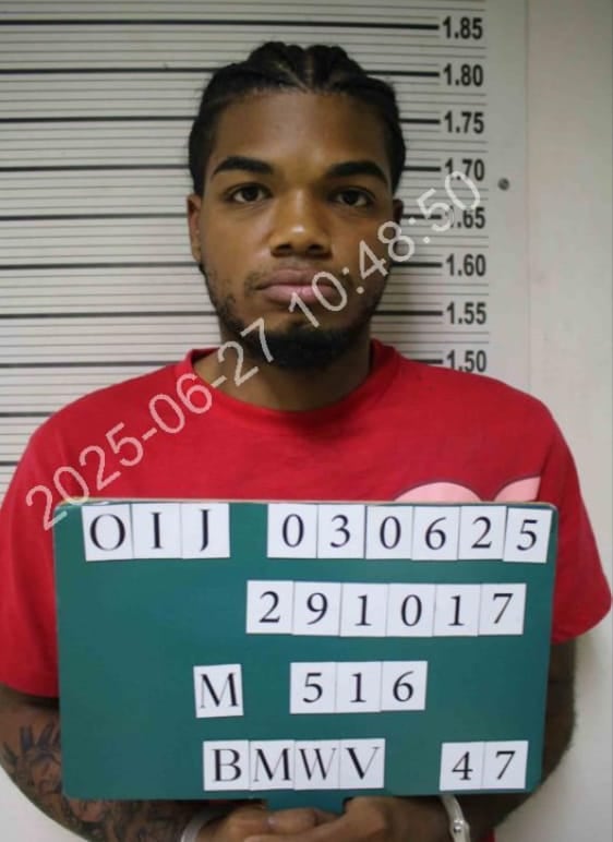 El OIJ busca a este hombre como sospechosos de participar en el homicidio de Vatani.