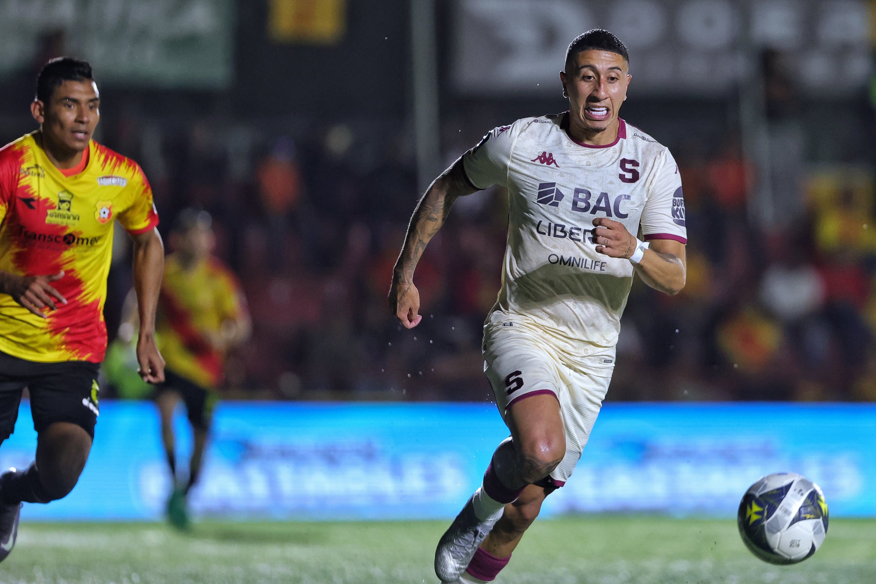 17/09/2025/ Juego entre el Club Sport Herediano vs Saprissa por el torneo apertura 2025 de la Liga Promerica en el estadio Carlos Alvarado / foto John Durán