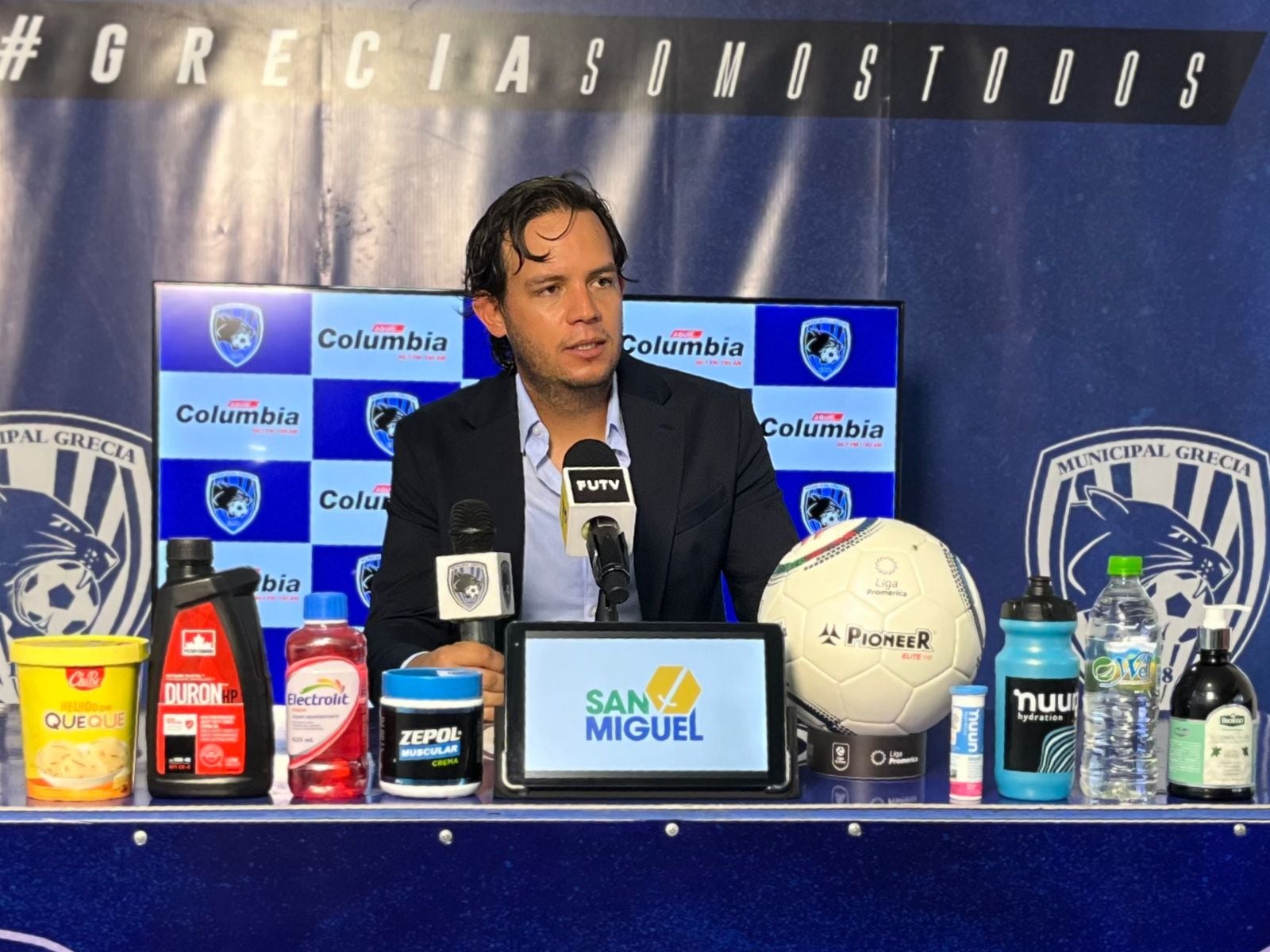 Javier San Román, dueño y técnico del Municipal Grecia. Foto: Prensa Grecia