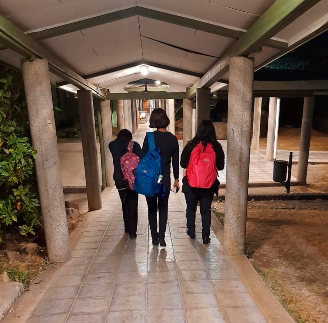 Aldeas SOS busca recaudar dinero para ayudar a 385 estudiantes de escuela y colegio.