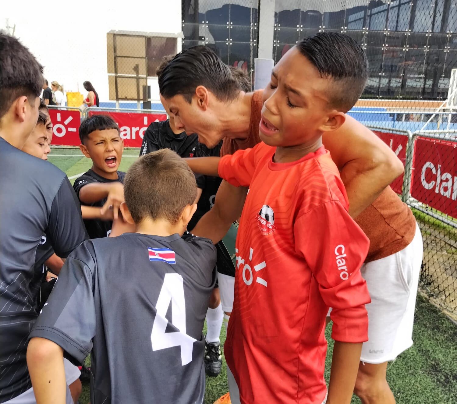 Joshua Mendoza, portero del equipo de EL Barrio de Pavas lamentó la derrota por apenas un gol y quedar eliminados de la Super Liga Claro 2023.
