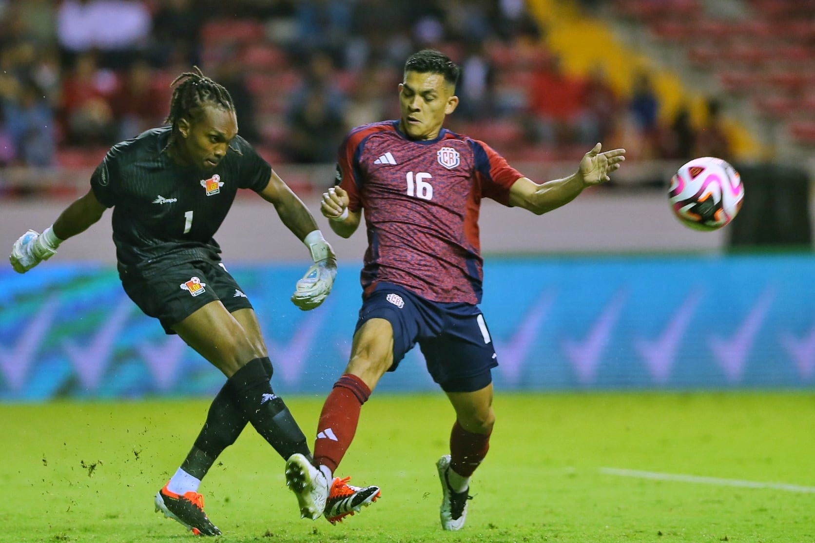 05/09/2024/  Juego entre la selección nacional de Costa Rica vs Guadalupe por la Nations League 2024 de CONCACAF en el estadio Nacional / Foto John Durán