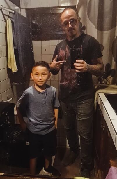 El actor Will Salazar junto a su hijo Noah.