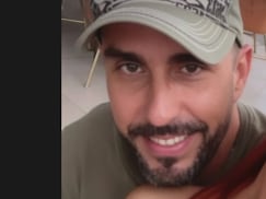Empresario artístico Asier Isusi Bilbao y su novia Yendry Palacios.