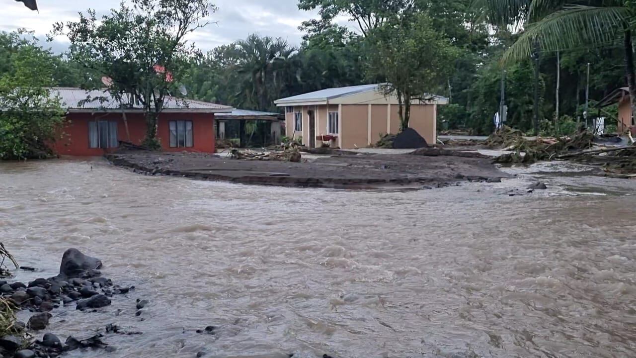 Afectación por lluvias en San Carlos. Foto Edgar Chichilla.