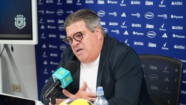 Periodista Pablo Guzmán le tiró con todo al Piojo Herrera y hasta México terminó involucrado