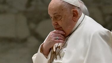¿Quién queda a cargo del Vaticano tras la muerte del papa Francisco? Acá le contamos