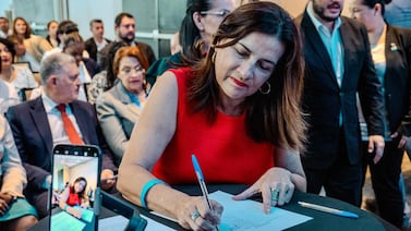 Diputada Marta Esquivel presenta denuncia penal contra la contralora Marta Acosta por presunto peculado