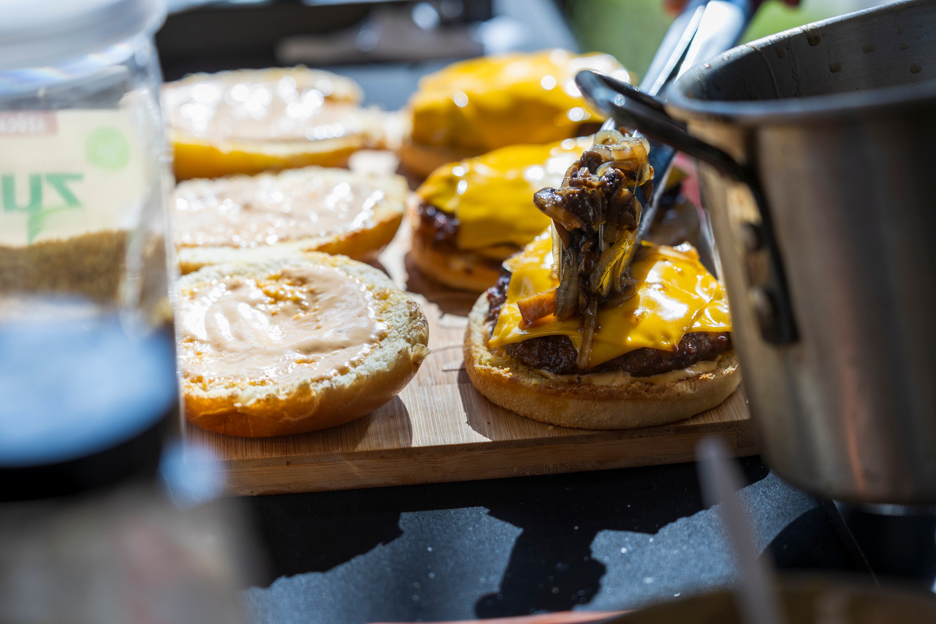 24/10/2024, San José, Santa Ana, grabación del Reality Show de La Teja, que se llama Guerra de Hamburguesas.