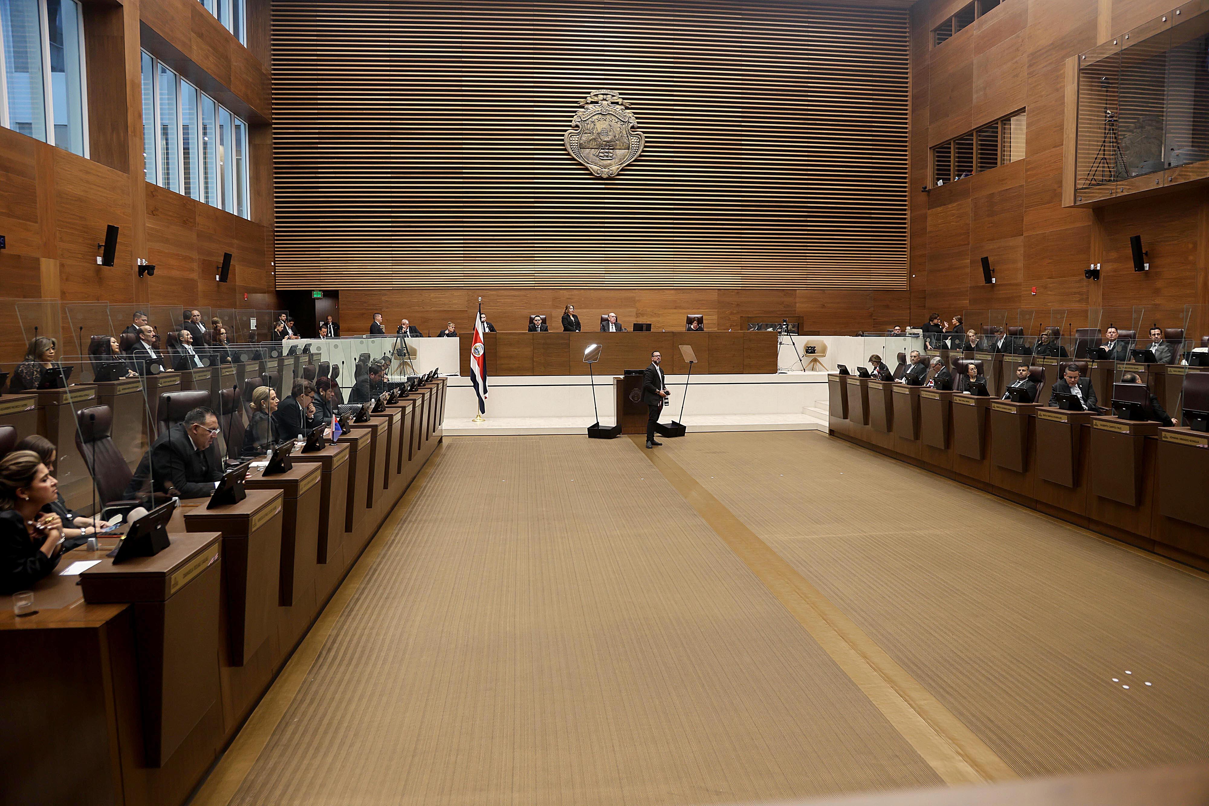 01/05/2024 Asamblea Legislativa. Sesión Solemne Primero de Mayo. Elección y cambio de directorio legislativo. Diputados despidieron a Jorge Dengo, quien renunció a su cargo para atender tema de salud que afecta su núcleo familiar . Foto: Rafael Pacheco Granados