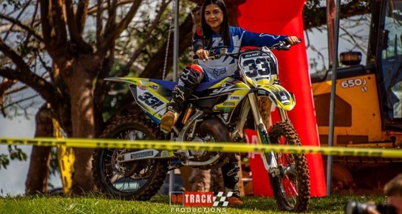 Samantha Cruz, motociclista costarricense.