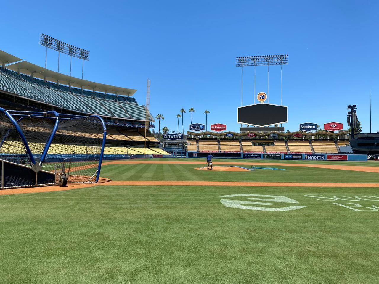 Y bajamos al campo de juego, una completa maravilla.
