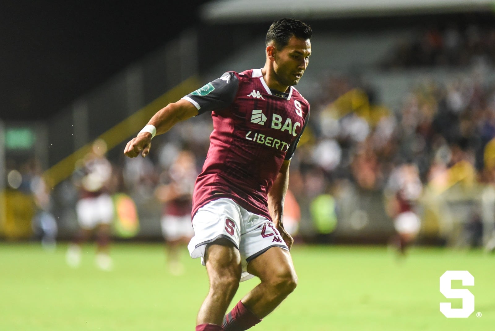 Deyver Vega tuvo sus primeros minutos con el Saprissa en el Apertura 2024. Foto: Saprissa.
