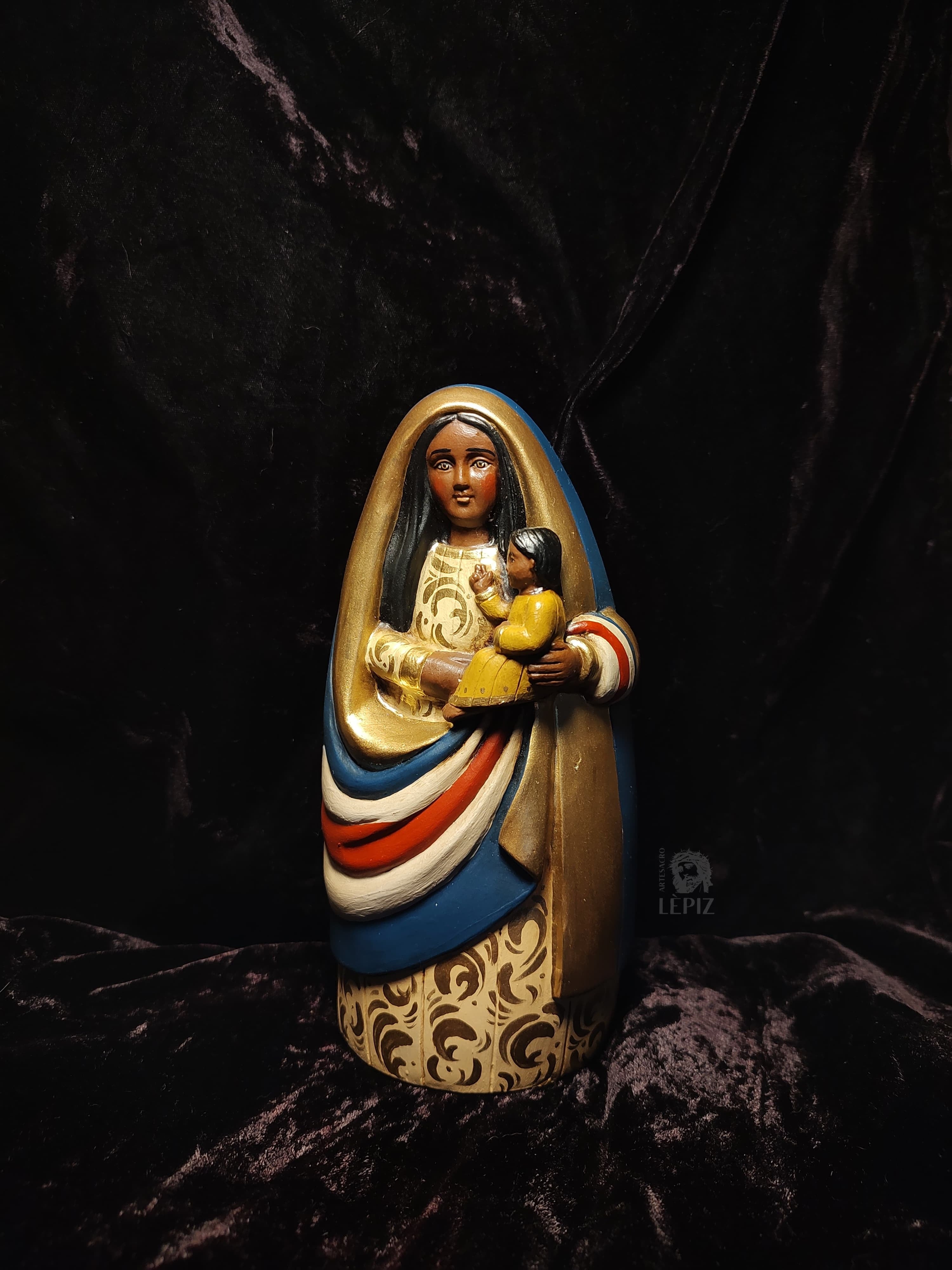 Una imagen de la Virgen de los Ángeles con el rostro de Shrek generó todo un polvorín.