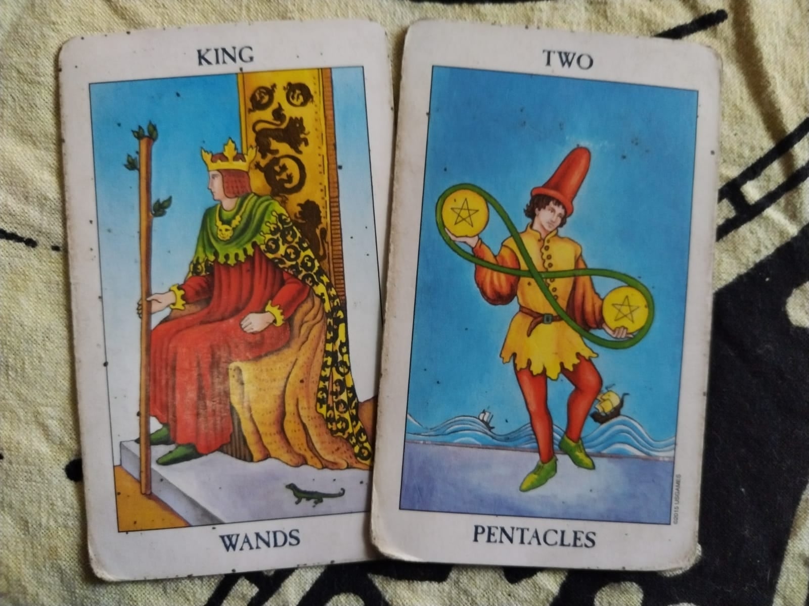 El pasado lunes 2 de diciembre, a eso de las 2:40 de la tarde, en el consultorio de Mithzi Bonilla, popularmente conocida en redes sociales como Mithzi Tarot, le tiramos las cartas al Gordo Navideño