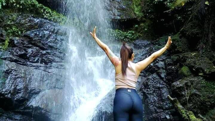 Su amor por El Hobbit lo inspiró a crear una comarca en un parque temático en Cartago.