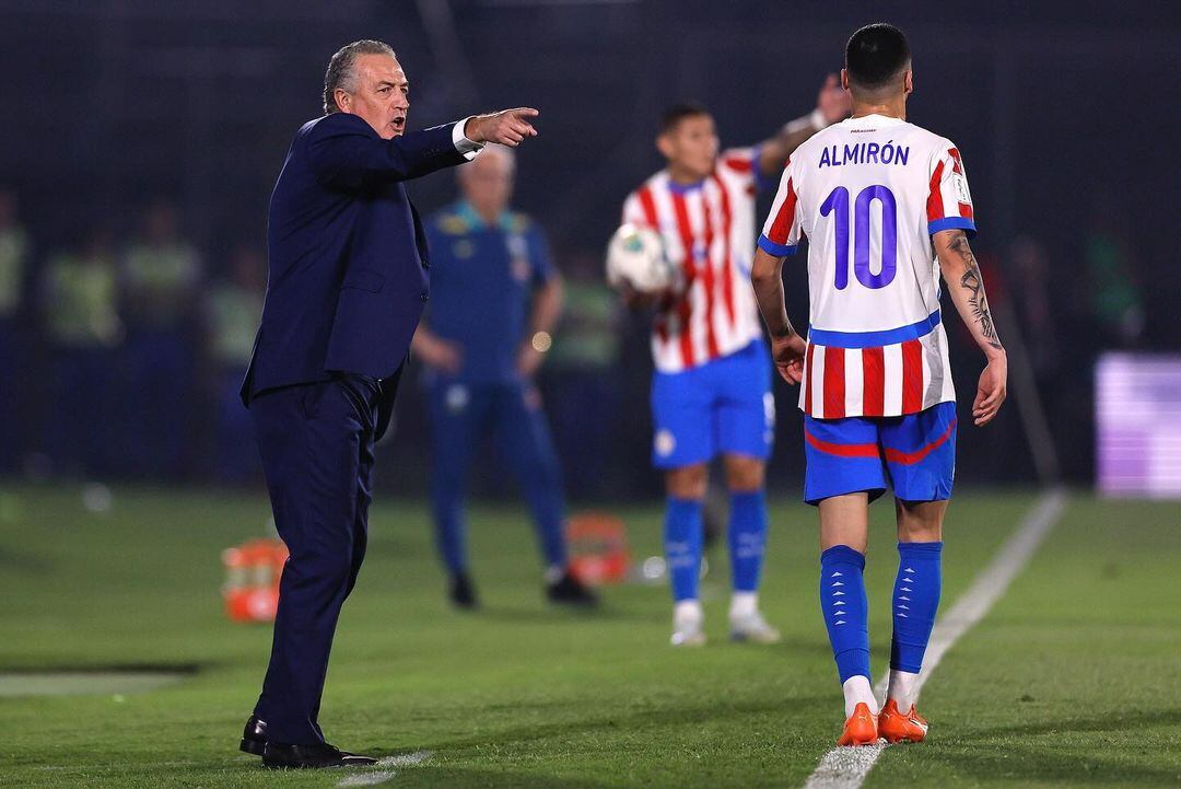 Gustavo Alfaro abrió su corazón y contó lo que ha pasado como entrenador de la Selección de Paraguay. Instagram.