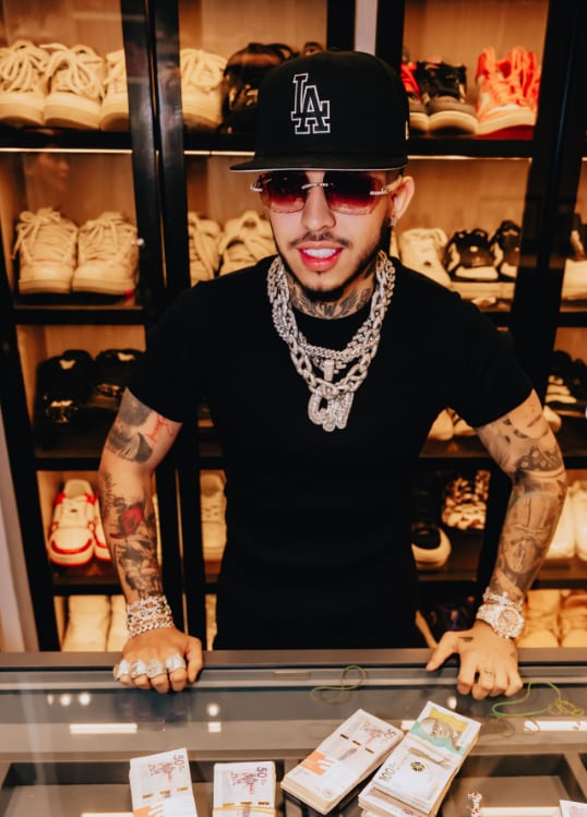 Cantante costarricense Joii y el artista colombiano Westcol