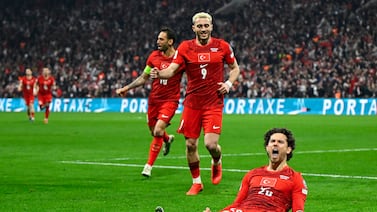 Repechaje UEFA: Turquía se impuso 1-0 a Rumanía y sigue soñando con el Mundial