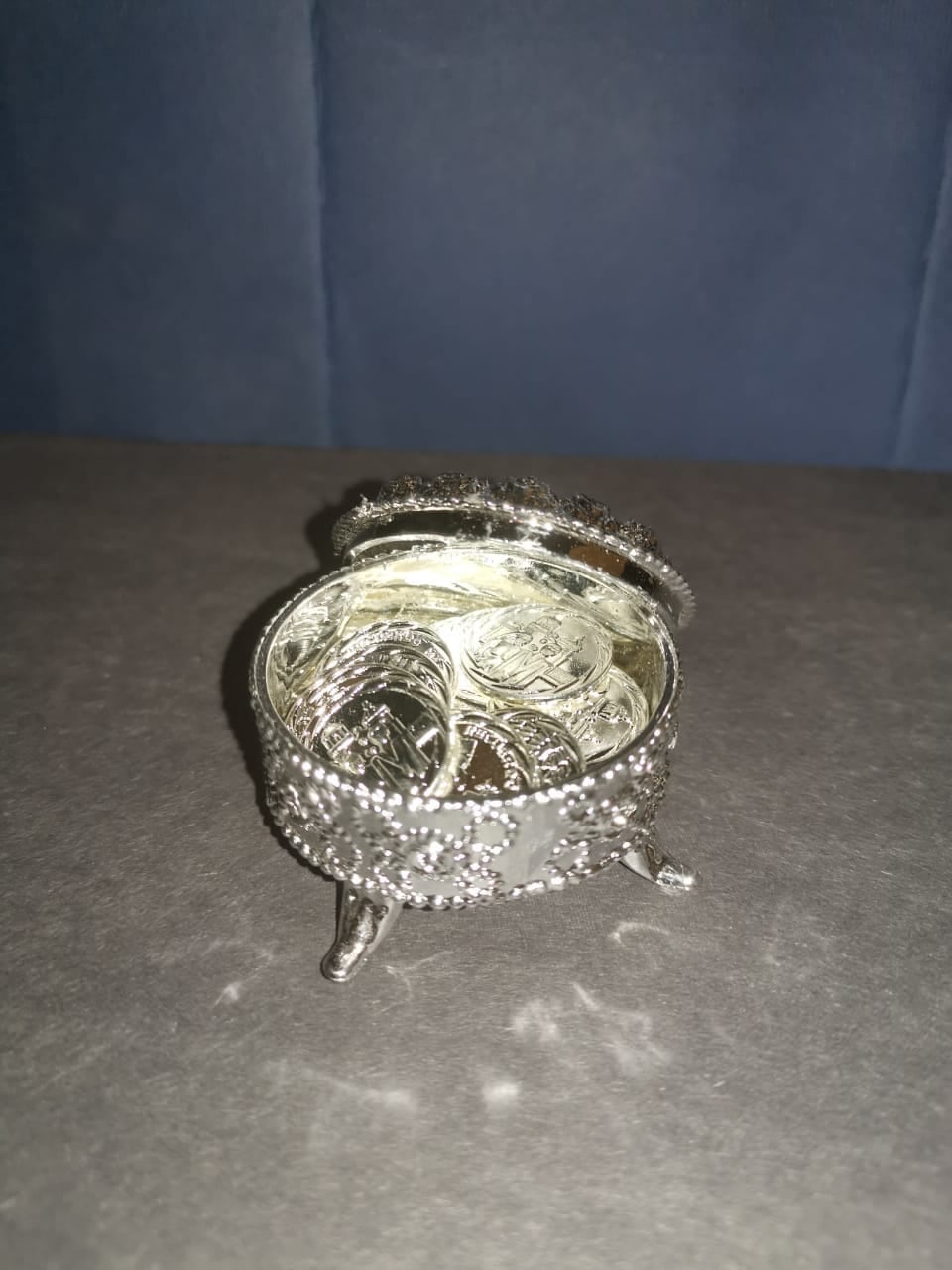 Jendry Quesada Ulloa se iba a casar con José Andrés Obando Díaz el 28 de marzo pero el coronavirus se paseó en la boda. En la foto los acompañan sus hijos, Aidan Julián, de 9 años, Diana Yariela, de 12 años (sueta azul) y Reichel Naomy, de 10 años.