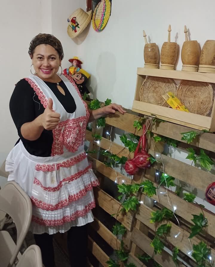 Paula Lindo es una nicaragüense bien empunchada que llegó a Costa Rica hace 25 años y ha logrado abrirse campo poco a poco en una importante industria