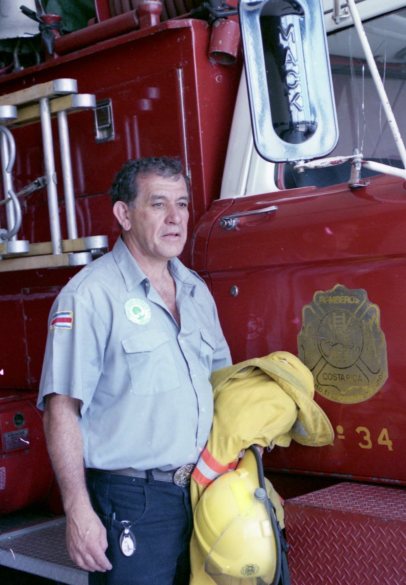 Claudio Arce Rojas, bombero naranjeño que en 1997 salvó a una niña de una casa en llamas