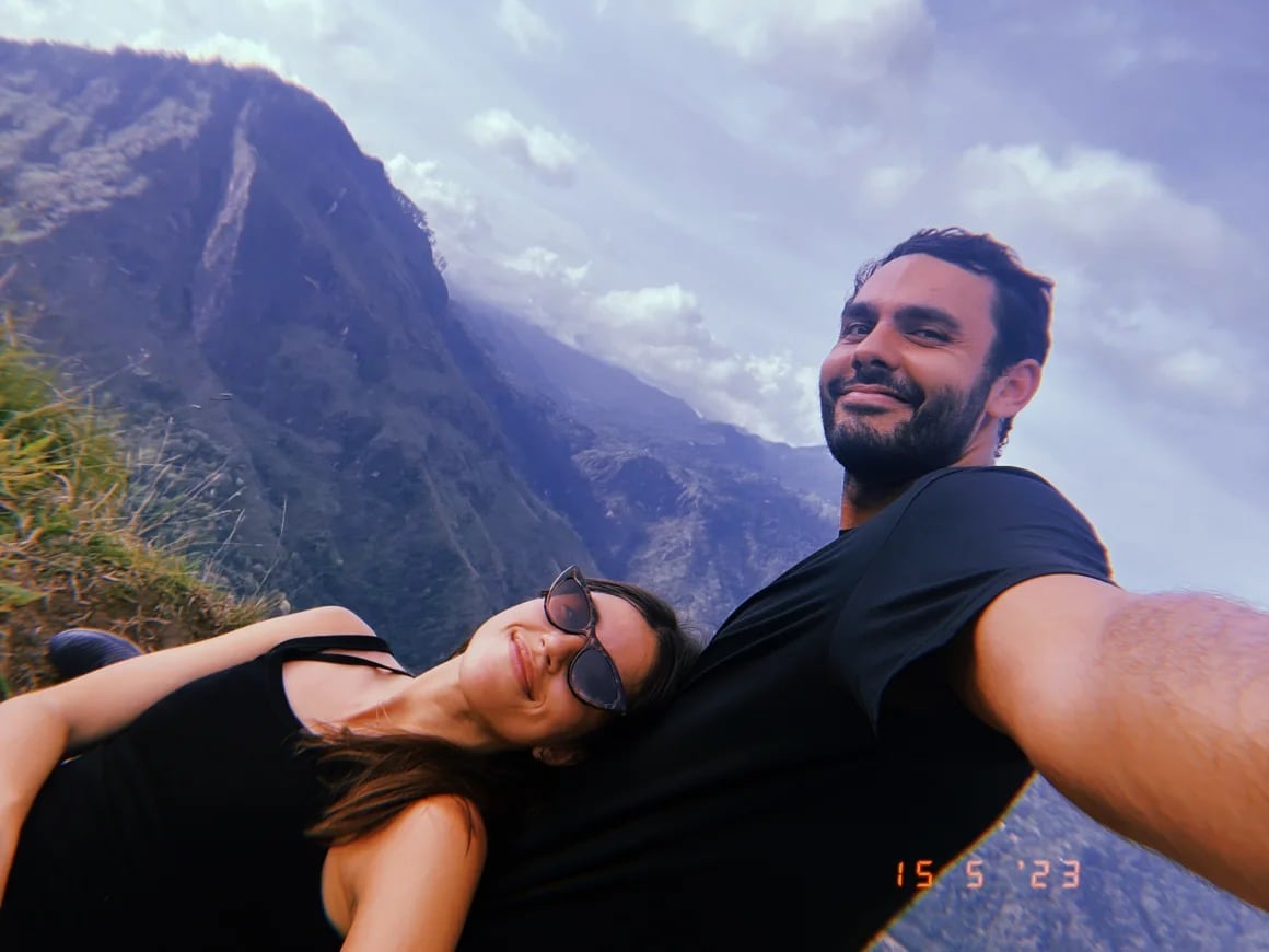 Juliet Levine y Marvyn Halfon se conocieron en Costa Rica y hoy lideran un innovador estudio de bienestar en Barcelona.