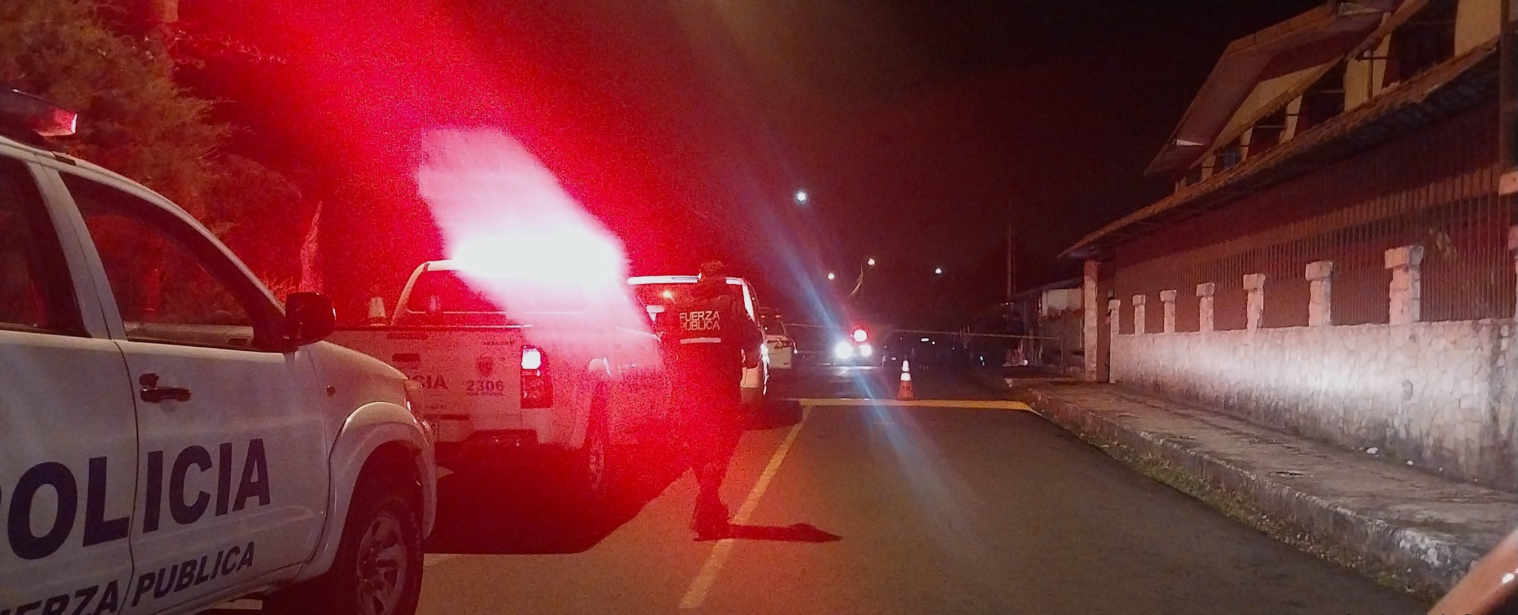 La balacera en San Luis de Santo Domingo de Heredia movilizó a varias unidades de Fuerza Pública y OIJ. Fotografía: