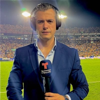 El peroidista mexicano Jesús Barrón cuestiona a la prensa costarricense y defendió a Miguel Herrera.