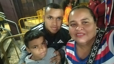 Yerlan Sosa cumplió su sueño con la Selección Nacional y su mamá no pudo contener las lágrimas