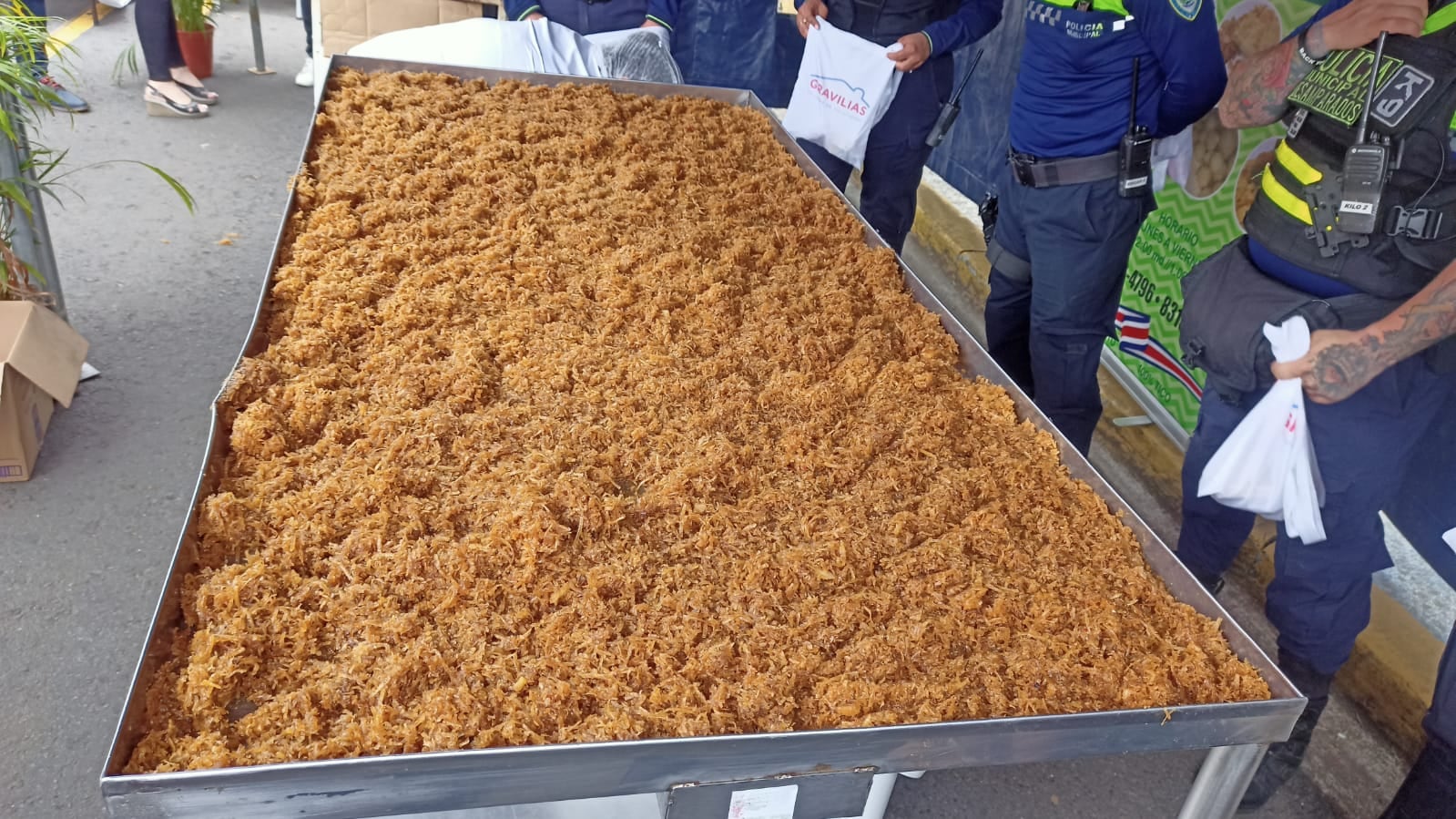 Dulce locura: así se vivió la degustación de la cajeta más grande en Desamparados