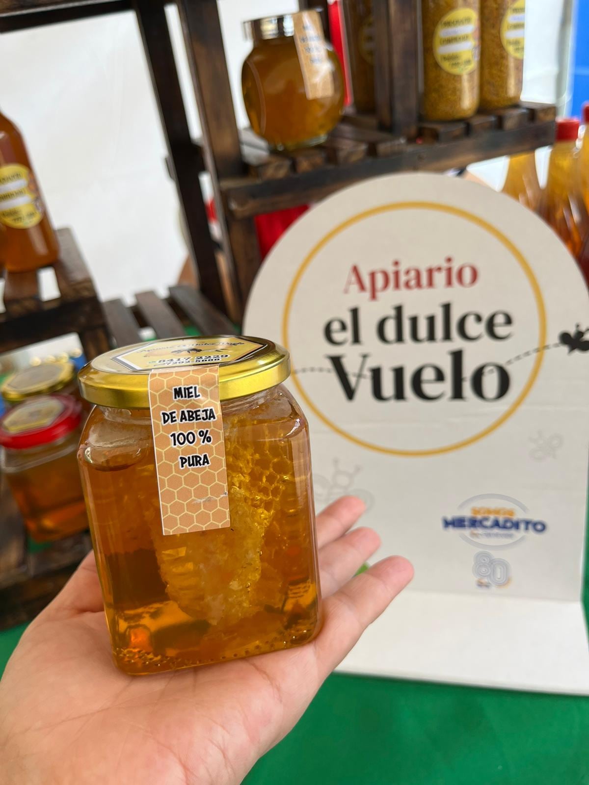 la primera edición de “Mercadito Caja de ANDE” 2024 en San José, una feria dedicada a fortalecer y potenciar los negocios de accionistas emprendedores de todo el país, en la antigua aduana.